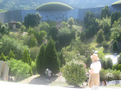 テーマパーク養老天命反転地