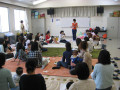 子育てサロン「みんなであそぼ」01